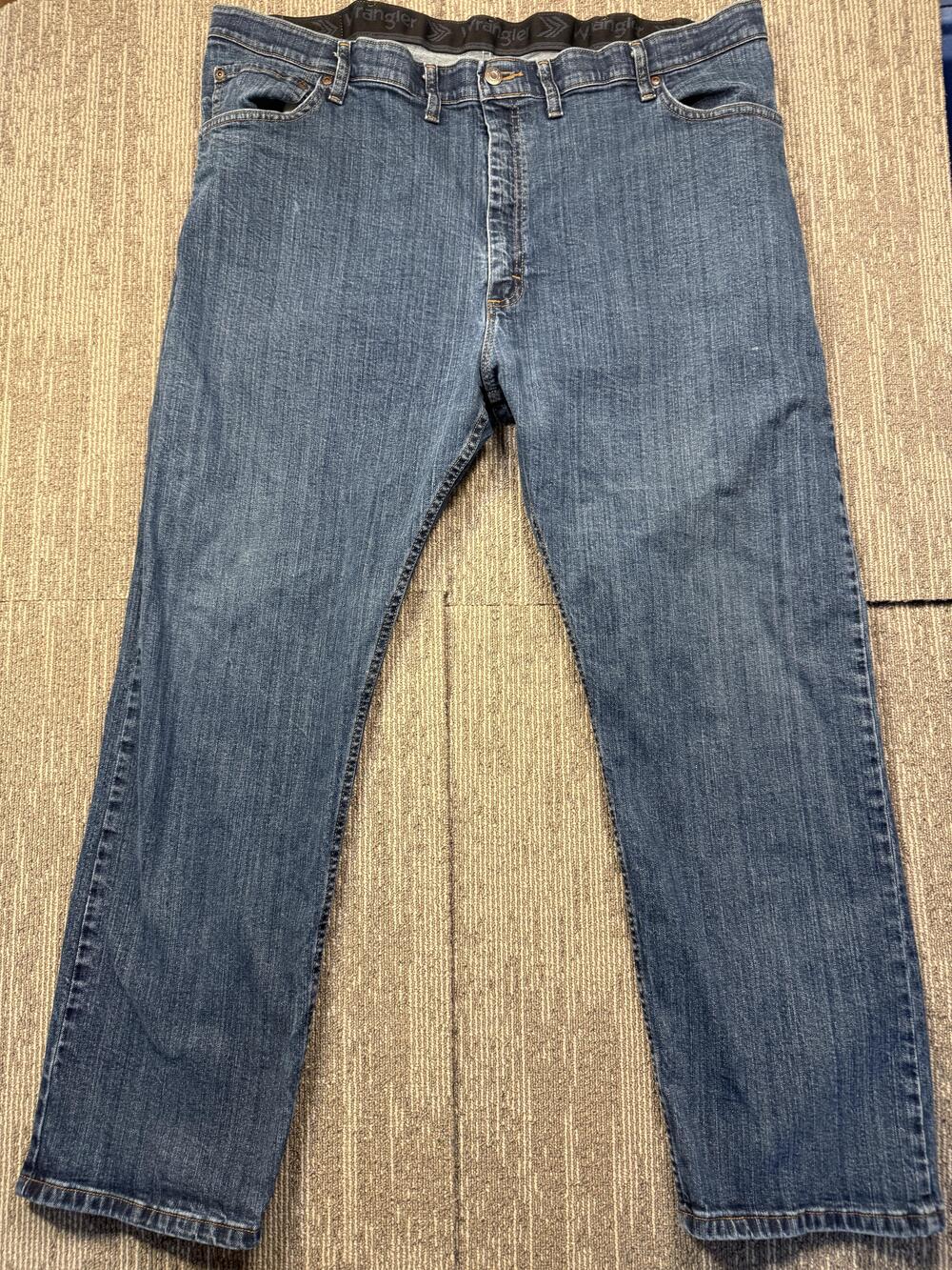 Wrangler Premium Quality Jeans Mens 44x29 Blue Med Wash Straight Denim Pants